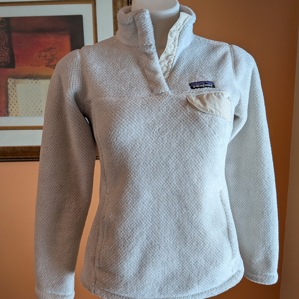 Patagonia light grey Pullover Fleece Size XS